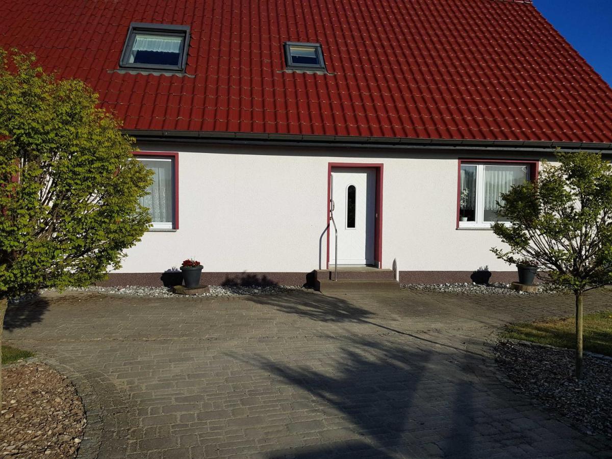 Ferienwohnung Am Peenetal Bentzin Exteriör bild